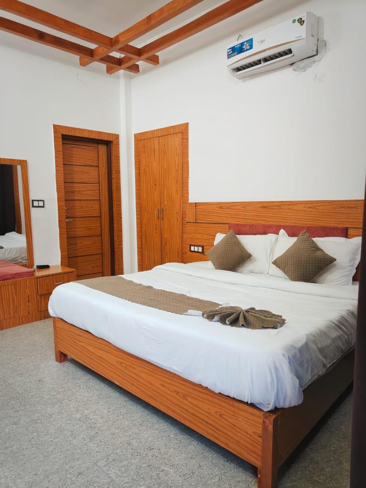 The Jungle Joy Resort & Spa Rāmnagar Extérieur photo